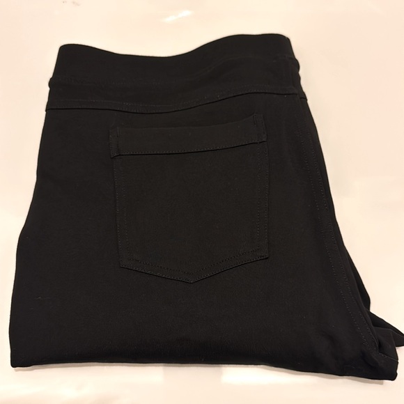 HUE Mid-Rise Ponte Black Leggings Large - Picture 6 of 9